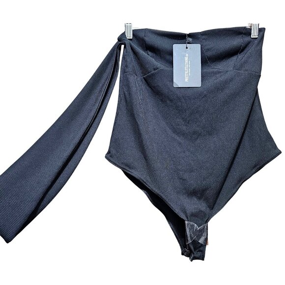 Asymmetric Black Ribbed Bodysuit With One Sleeve By PrettyLittleThing - 14 - Picture 3 of 10